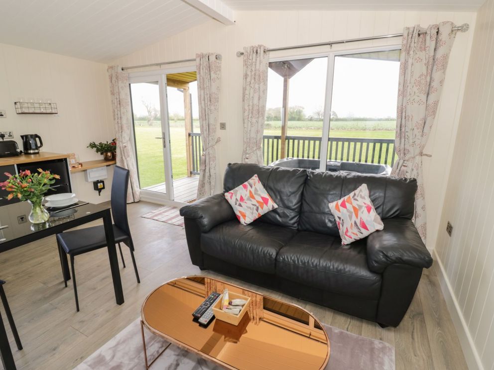 Branscombe Nurseries in Bretforton, Evesham - lodges for rent with hot tub for romantic breaks away