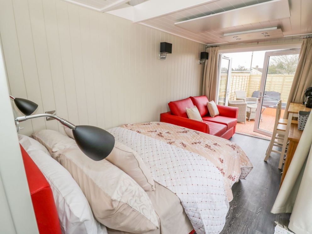 Branscombe Nurseries in Bretforton, Evesham - lodges for rent with hot tub for romantic breaks away