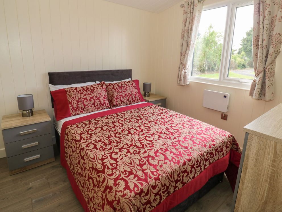 Branscombe Nurseries in Bretforton, Evesham - lodges for rent with hot tub for romantic breaks away