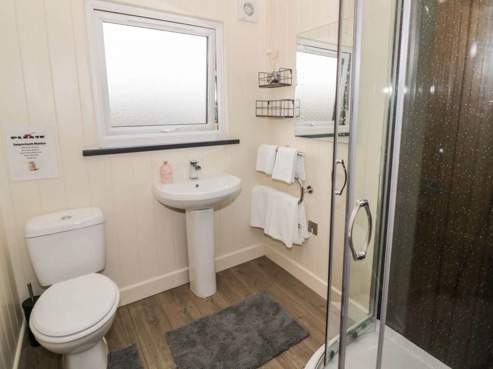 Branscombe Nurseries in Bretforton, Evesham - lodges for rent with hot tub for romantic breaks away