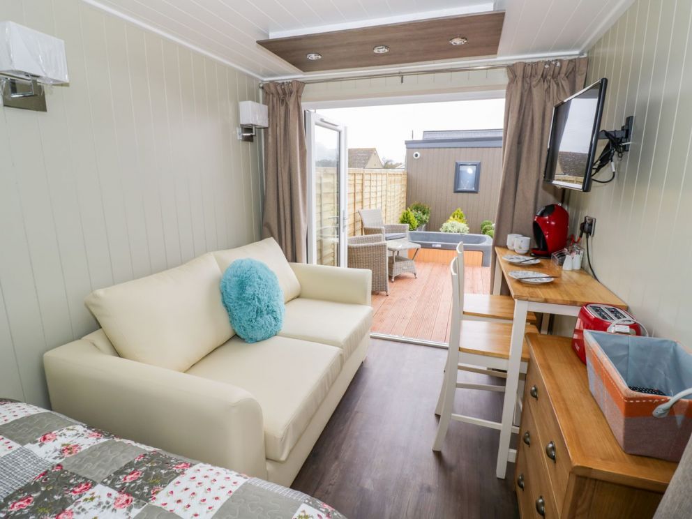 Branscombe Nurseries in Bretforton, Evesham - lodges for rent with hot tub for romantic breaks away