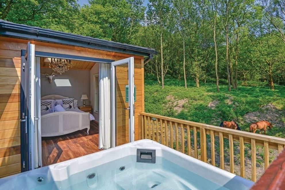 Charlesworth Lodges