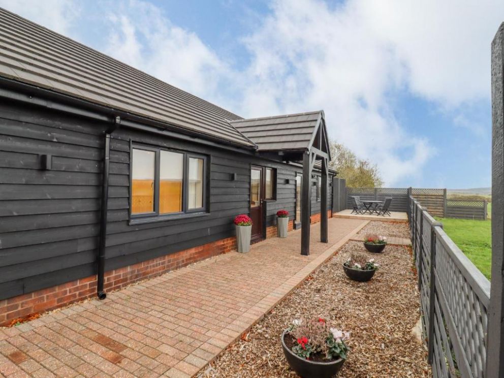 Closefield - adult only lodge for romantic getaways, rural location in Oxfordshire