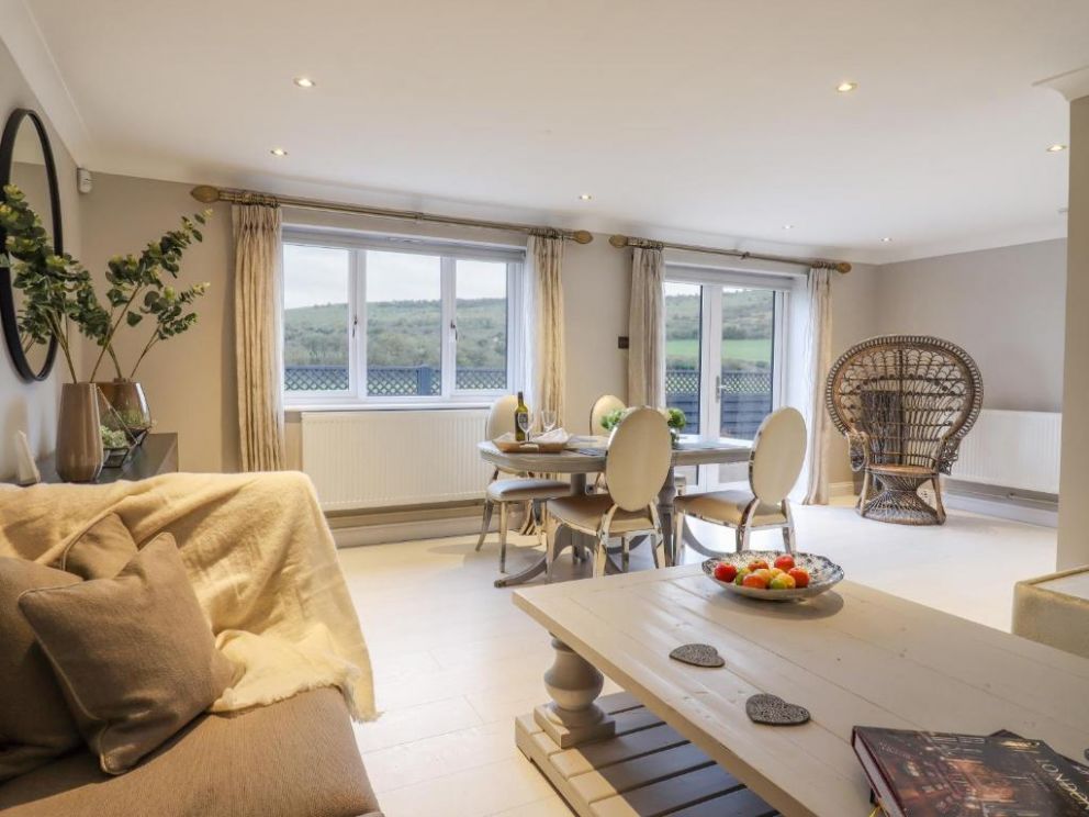 Closefield - adult only lodge for romantic getaways, rural location in Oxfordshire