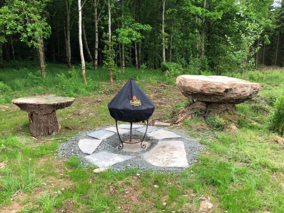 Coed y Marchog Woodland Retreat, Glasbury on Wye - for rent with woodburners