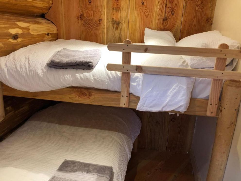 Coed y Marchog Woodland Retreat, Glasbury on Wye - for rent with woodburners