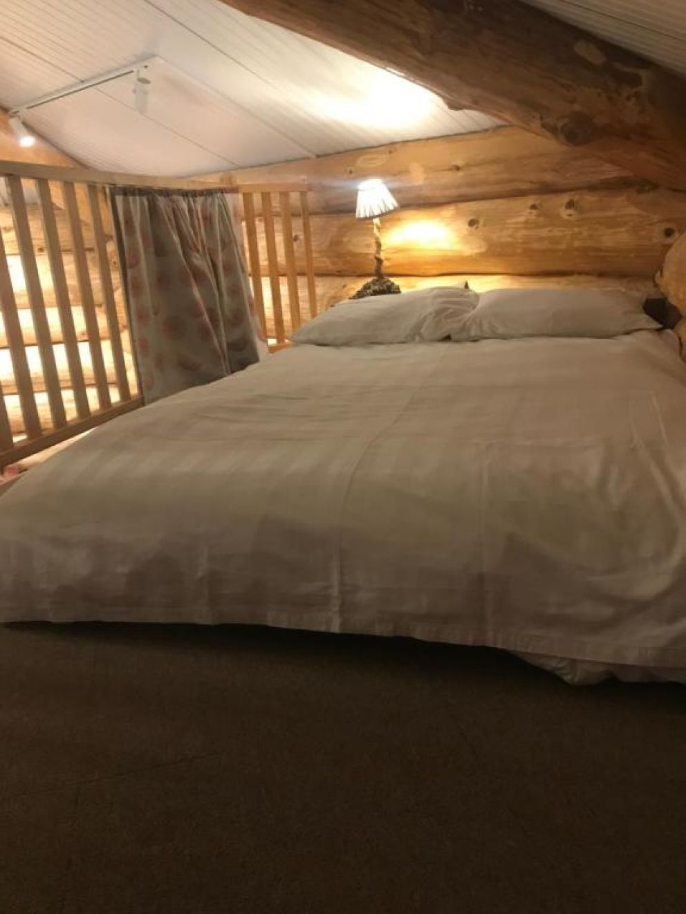 Coed y Marchog Woodland Retreat, Glasbury on Wye - for rent with woodburners