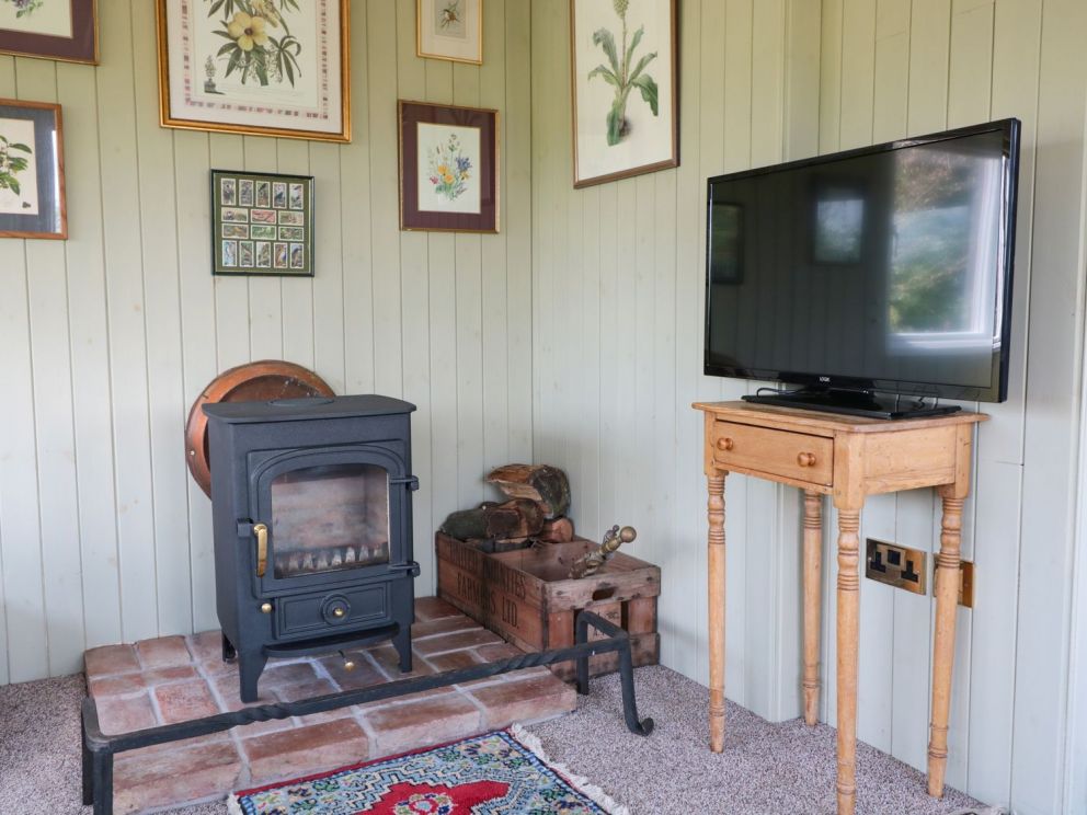 Crows Cabin Gloucestershire