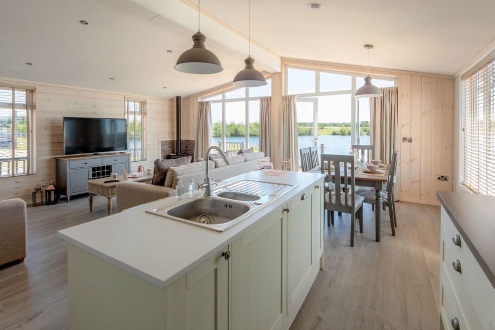 Delamere Lake Sailing and Holiday Park
