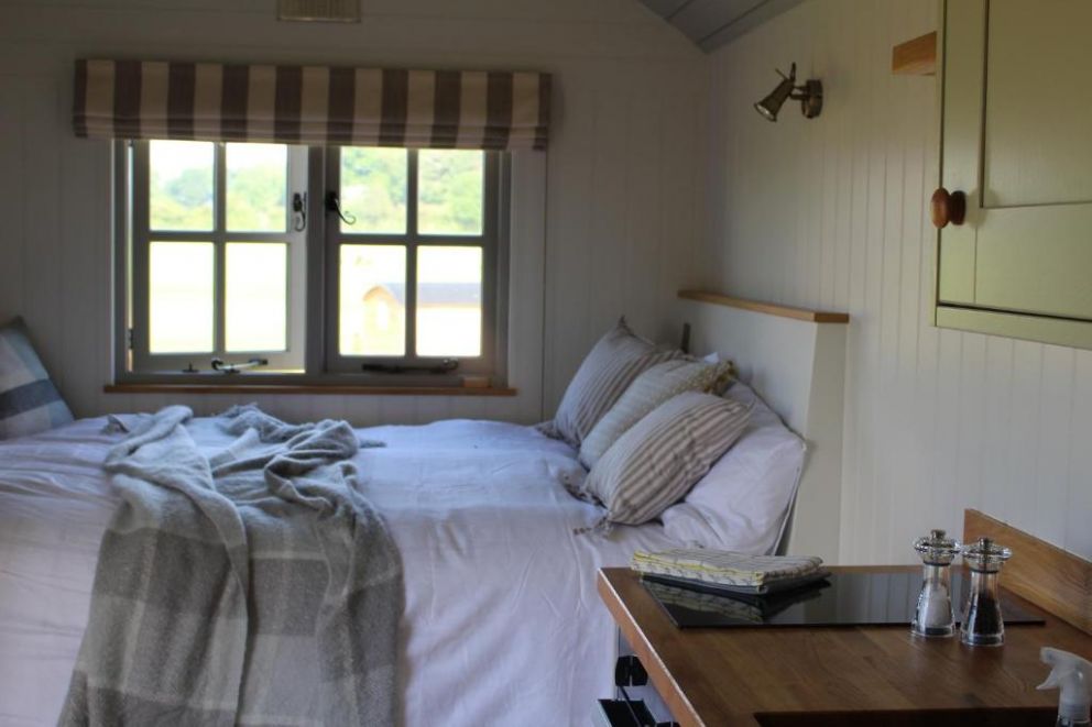 Fair Farm Hideaway glamping huts with hot tubs in the Midlands