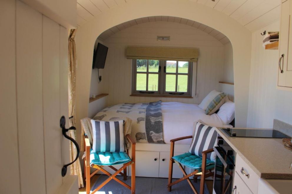 Fair Farm Hideaway glamping huts with hot tubs in the Midlands