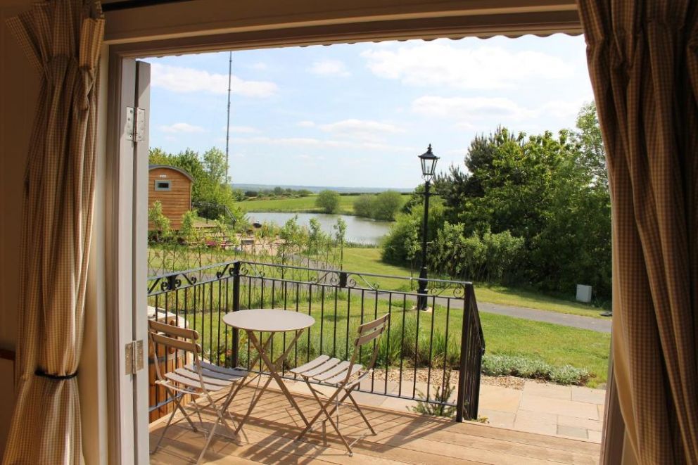 Fair Farm Hideaway glamping huts with hot tubs in the Midlands