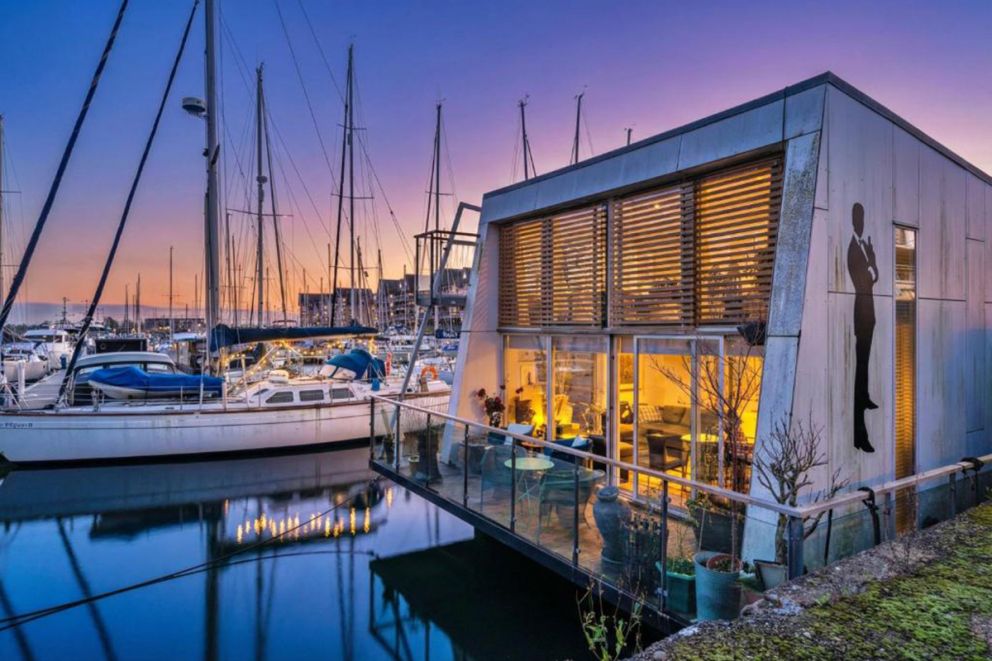 Finest Retreats, The Houseboat Liverpool Marina