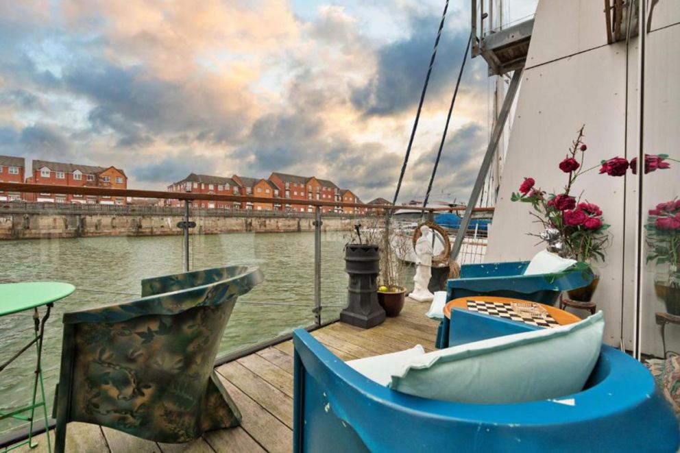 Finest Retreats, The Houseboat Liverpool Marina