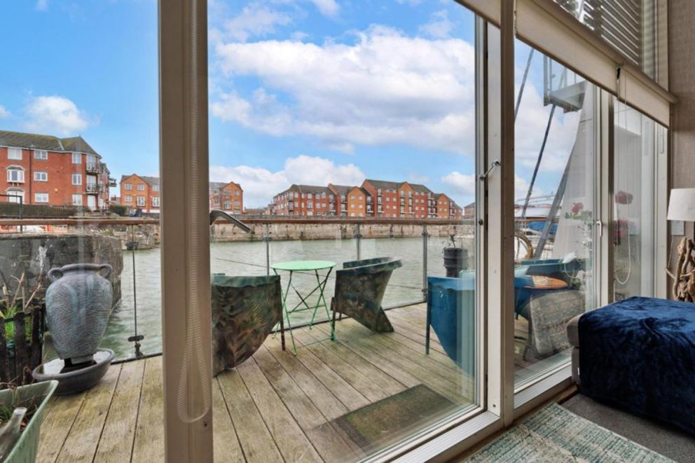 Finest Retreats, The Houseboat Liverpool Marina