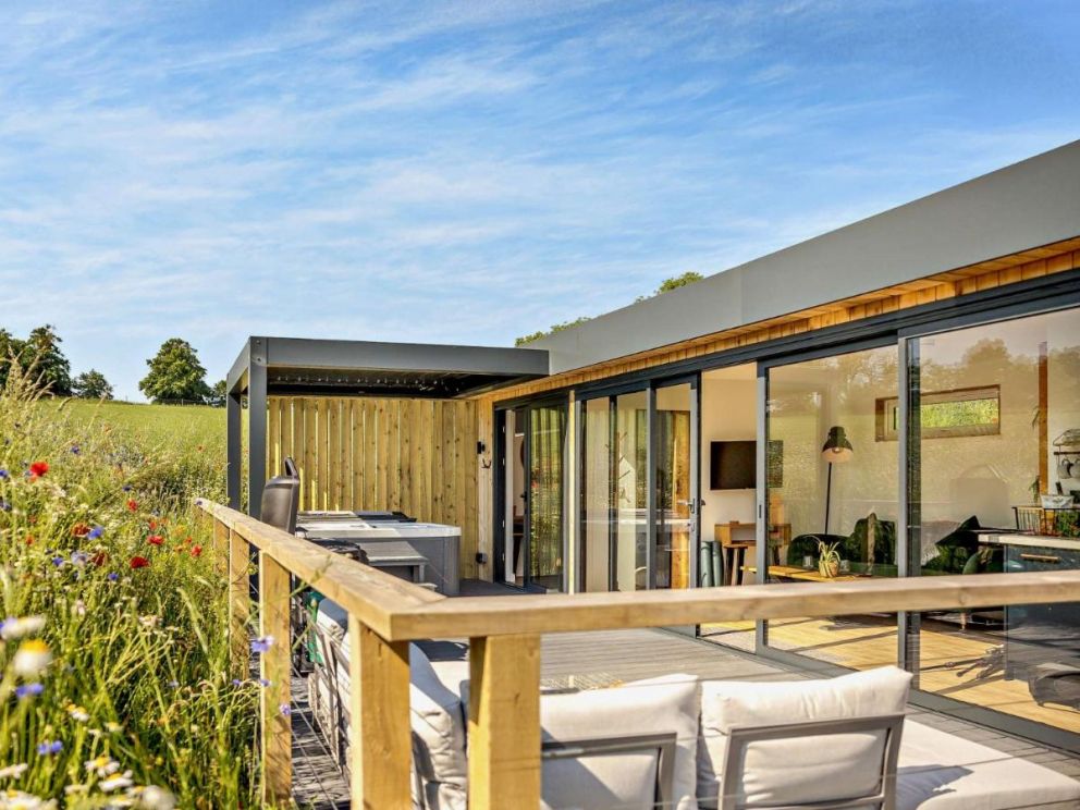 Home Farm Red Romantic Retreat Worcestershire