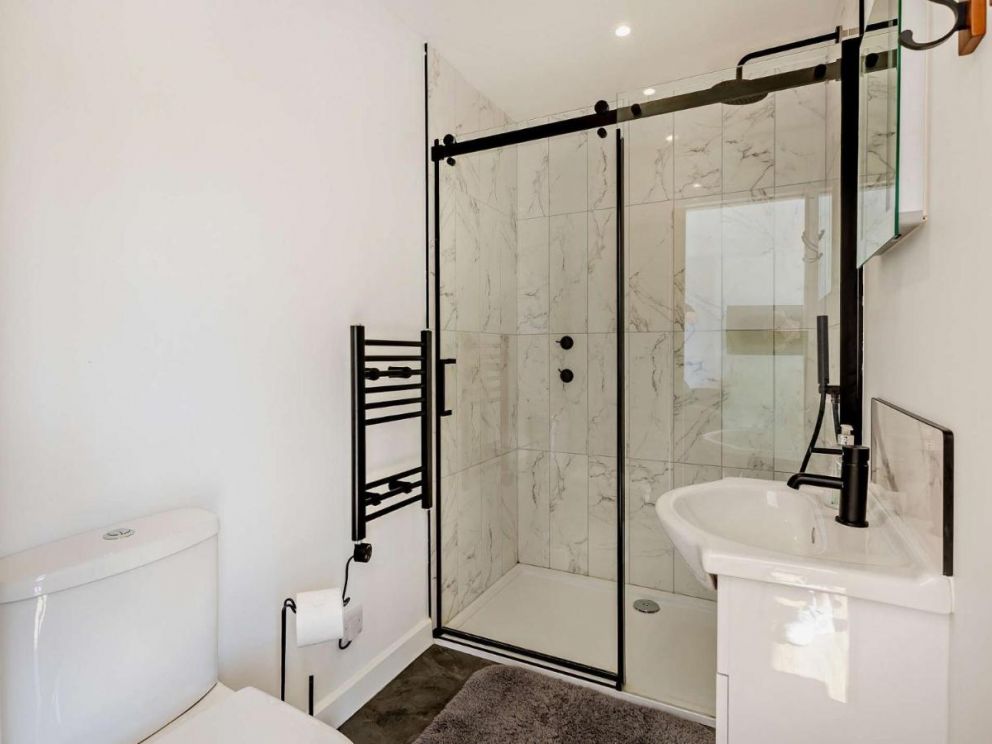 Home Farm Red Romantic Retreat Worcestershire