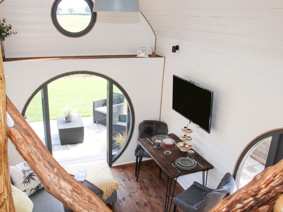 Honeydene Luxury Pods in Diddlebury, Shropshire - to rent with hot tub