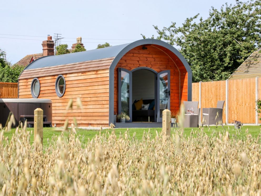 Honeydene Luxury Pods in Diddlebury, Shropshire - to rent with hot tub