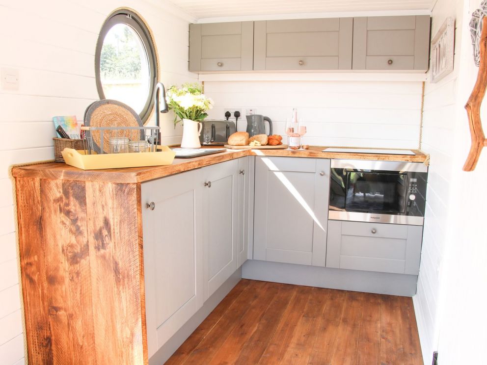 Honeydene Luxury Pods in Diddlebury, Shropshire - to rent with hot tub