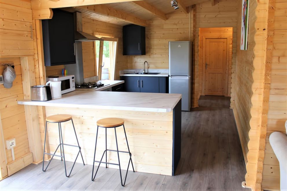 Inviting 3-Bedroom Lodge in Ashton Under Hill
