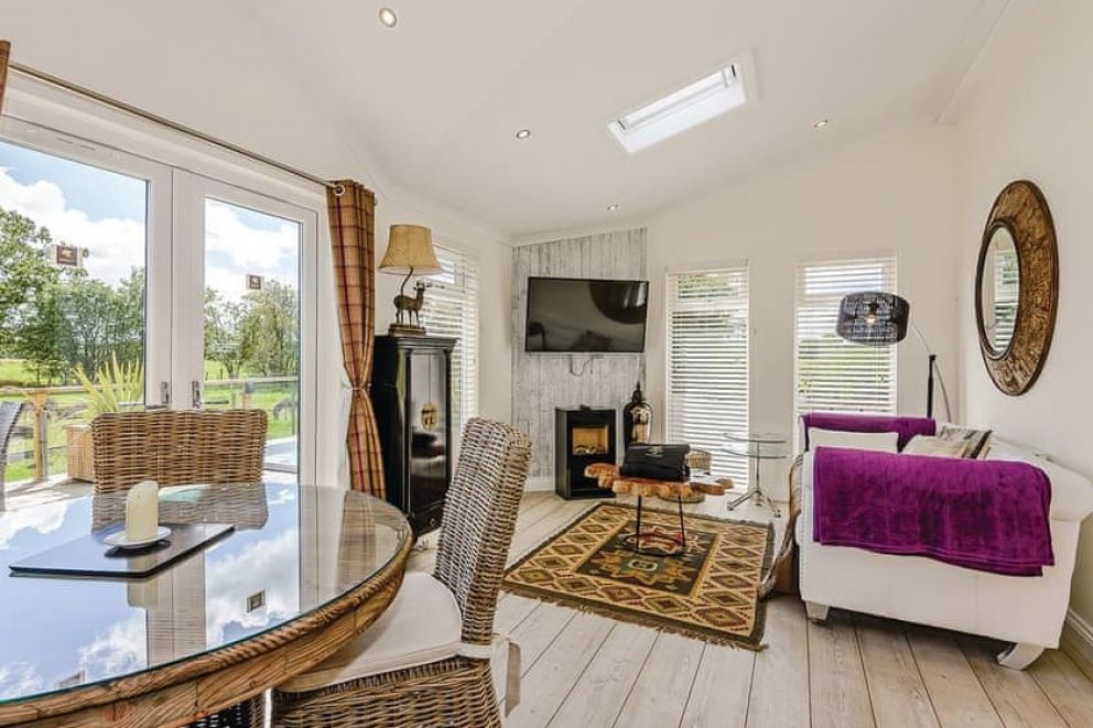 Ladera Retreat Lodges Cheshire