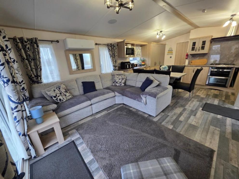 Lakeside Lodge - Jet Ski Lake, Tattershall Lakes Country park