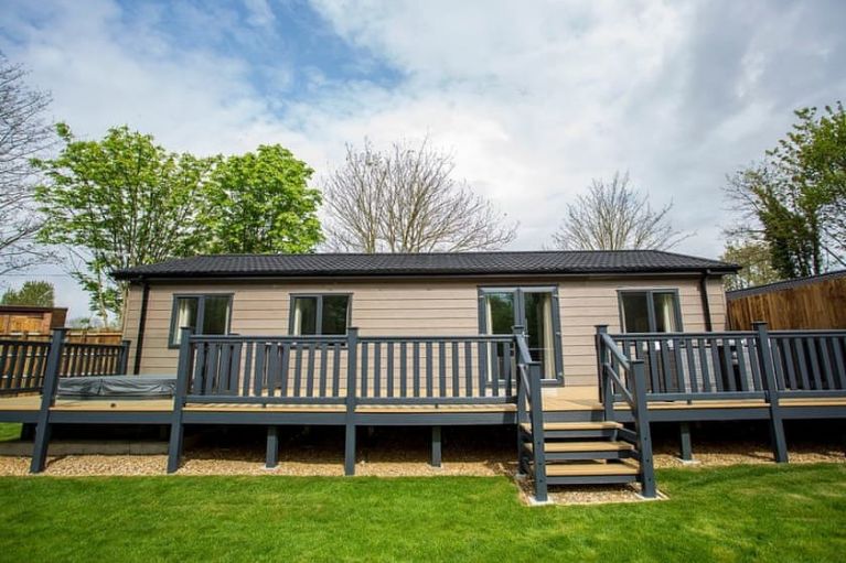 Lee Valley Hoddesdon, Hertfordshire Self Catering Holiday Lodges