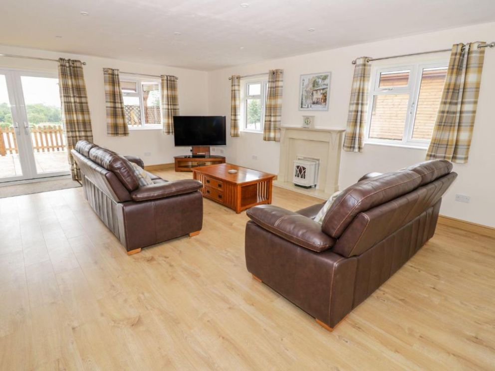 Makins Lodges in Nuneaton - for rent with hot tub