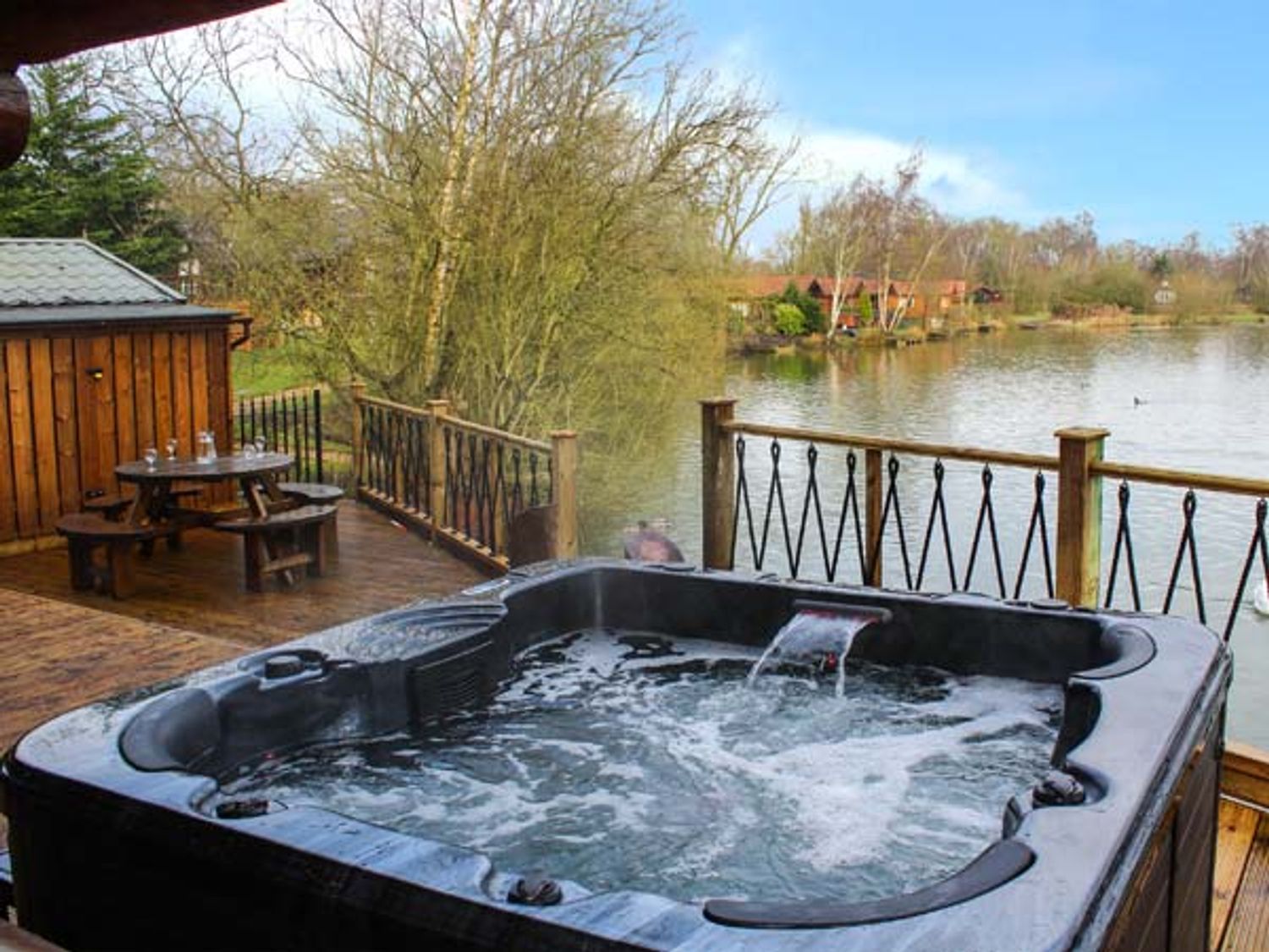 Tattershall Lakes & Country Park Tattershall, Lincolnshire Self Catering Holiday Lodges