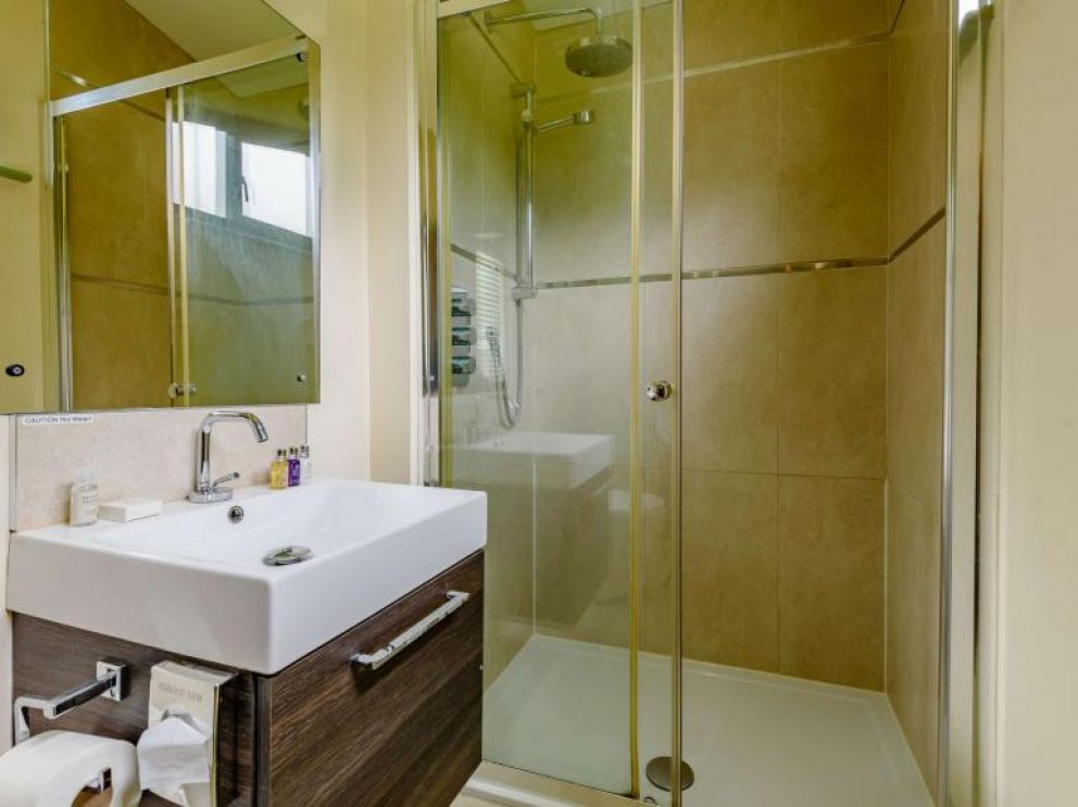 Ramblers Hideaway, Sherwood Forest, Nottinghamshire - pet friendly, holiday lodge, with hot tub, wood burning stove and BBQ