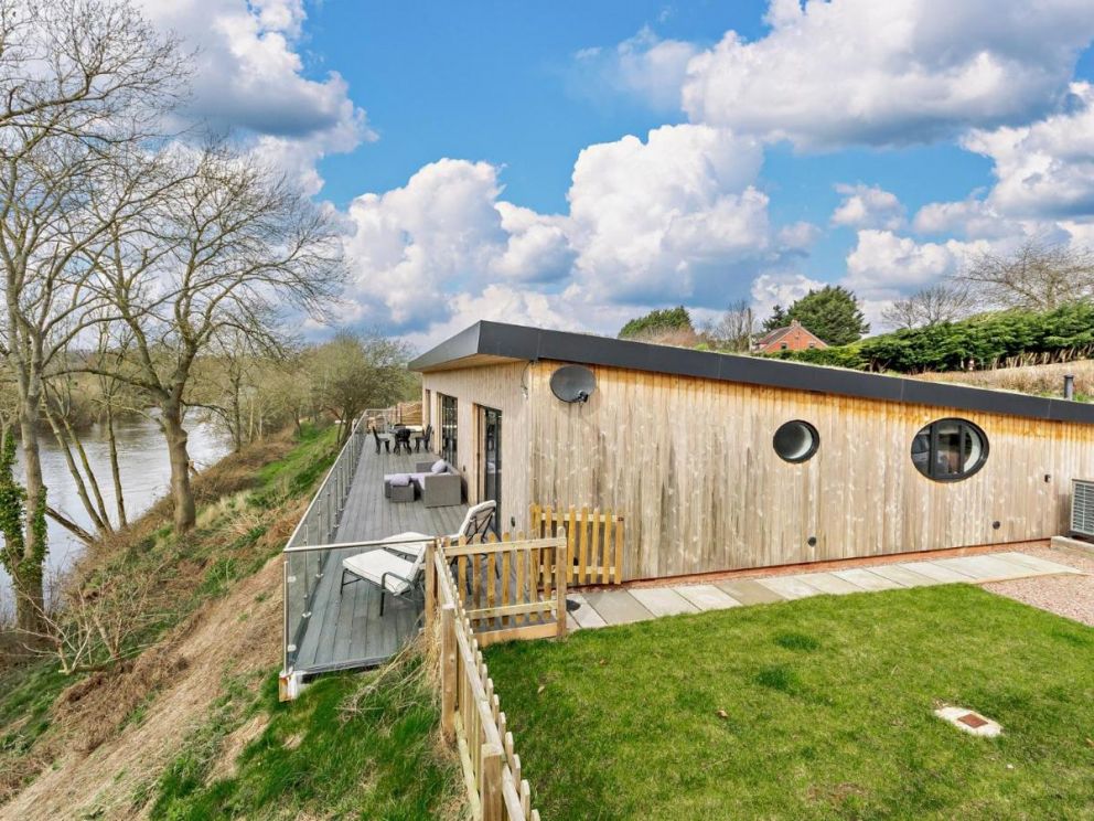 Rivers Edge Eco Lodge Worcestershire