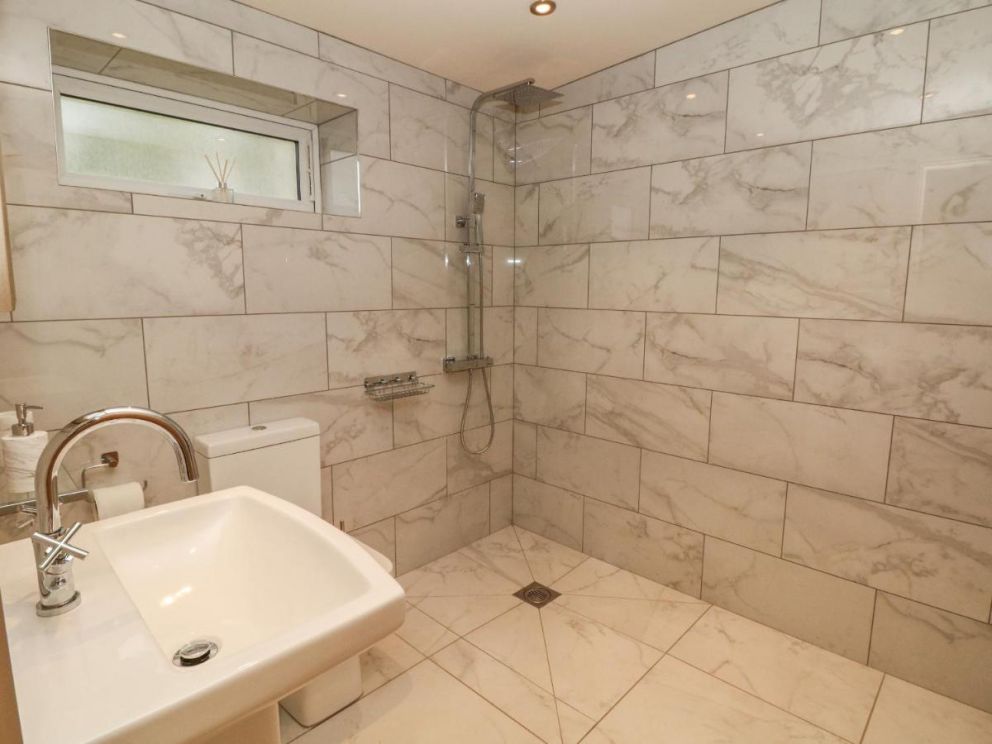 Saddlers wheelchair accessible lodge Staffordshire