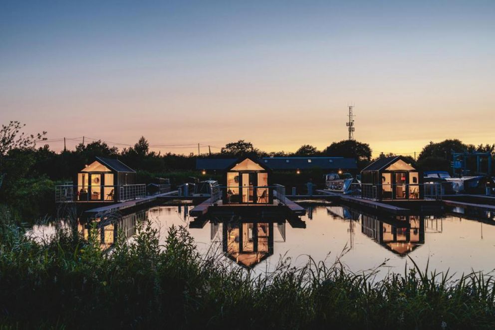 Tattenhall Marina Floating Pods