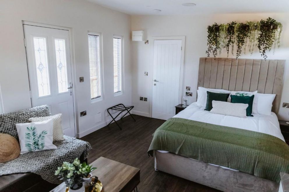 The Botanical, Luxury Glamping Lodge Cheshire
