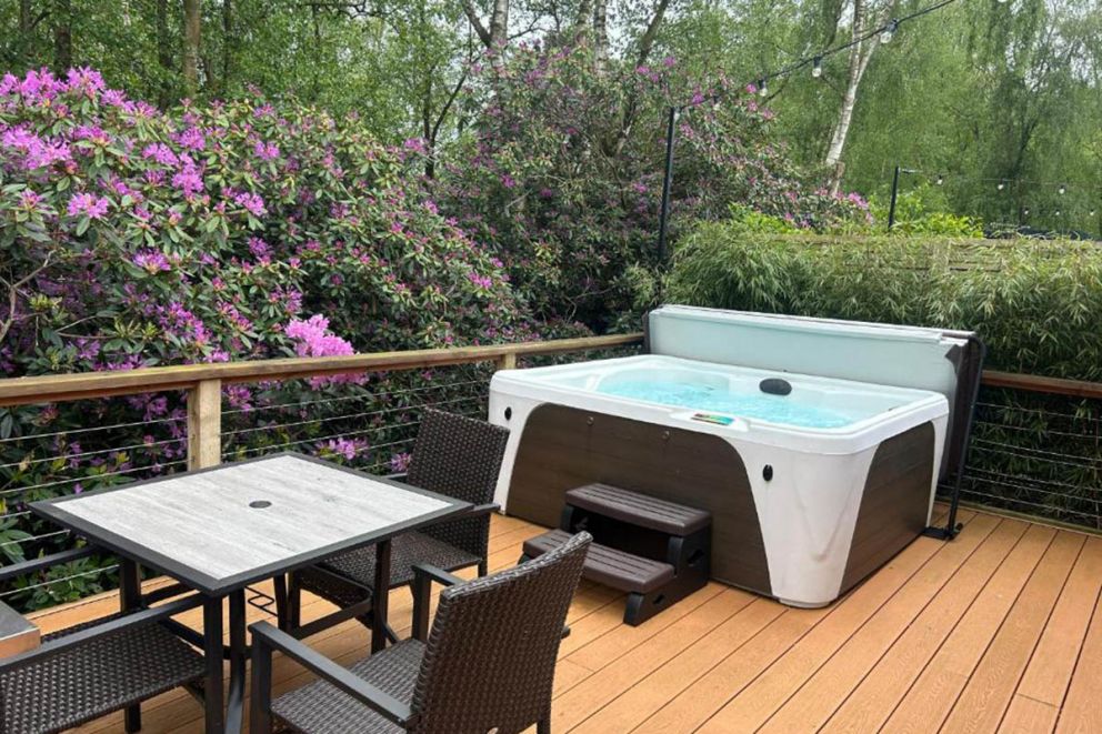 The Botanical, Luxury Glamping Lodge Cheshire