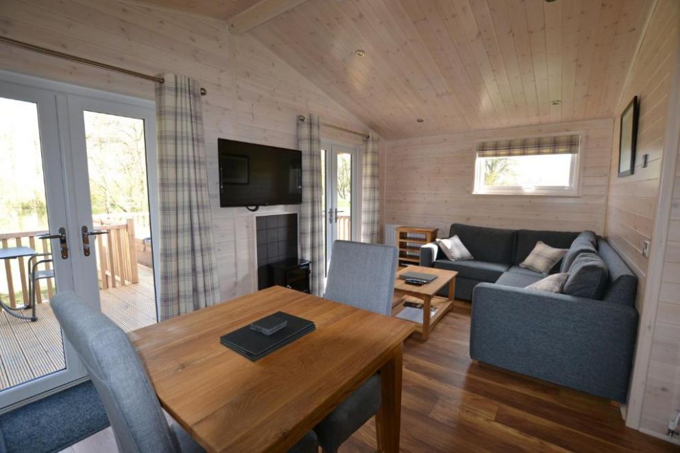 The Chiltern Lodges at Upper Farm Henton - for rent with hot tub and sauna