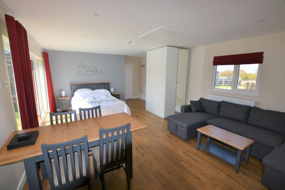 The Chiltern Lodges at Upper Farm Henton - for rent with hot tub and sauna