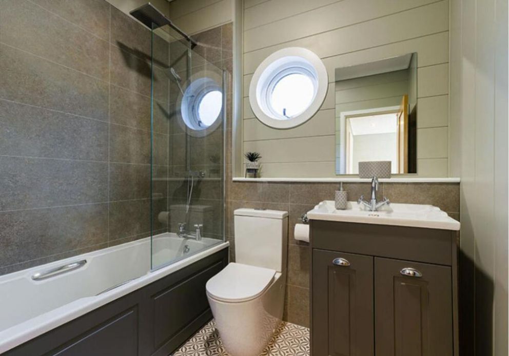 The Floating Home at Upton