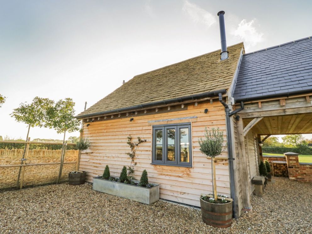 The Hyde, Warwickshire - for rent with wood burner and hot tub