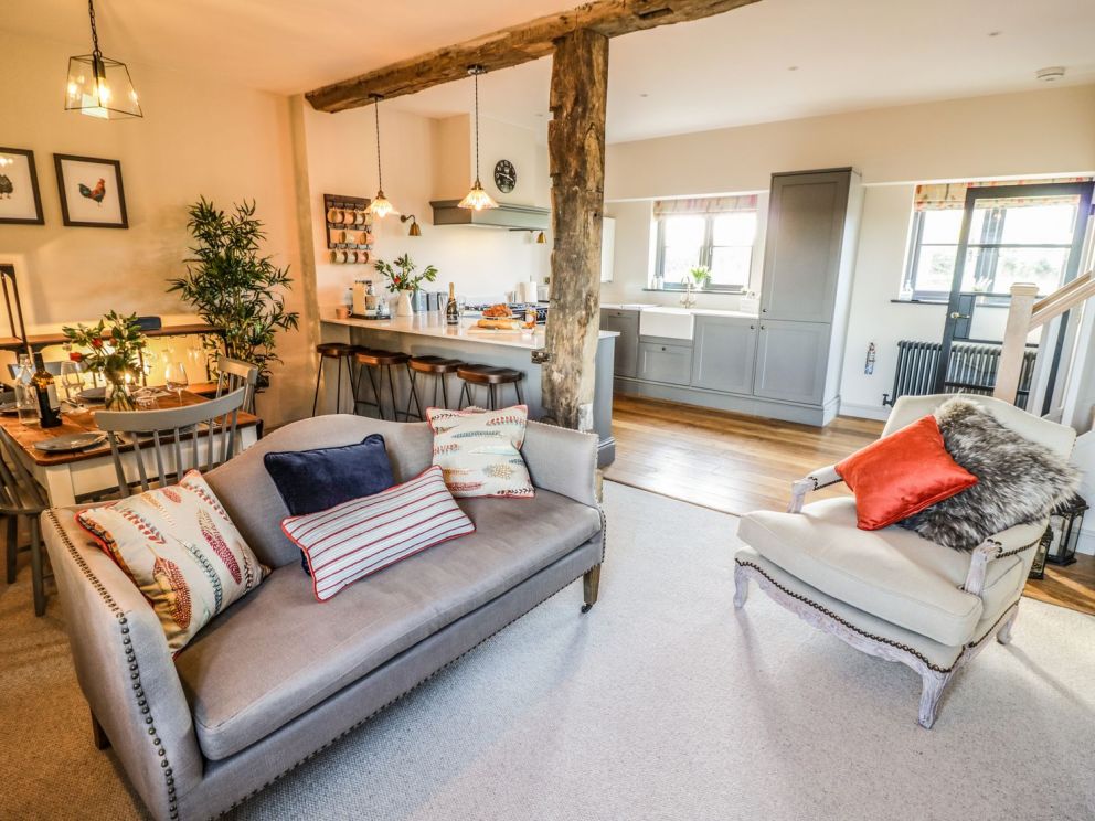 The Hyde, Warwickshire - for rent with wood burner and hot tub