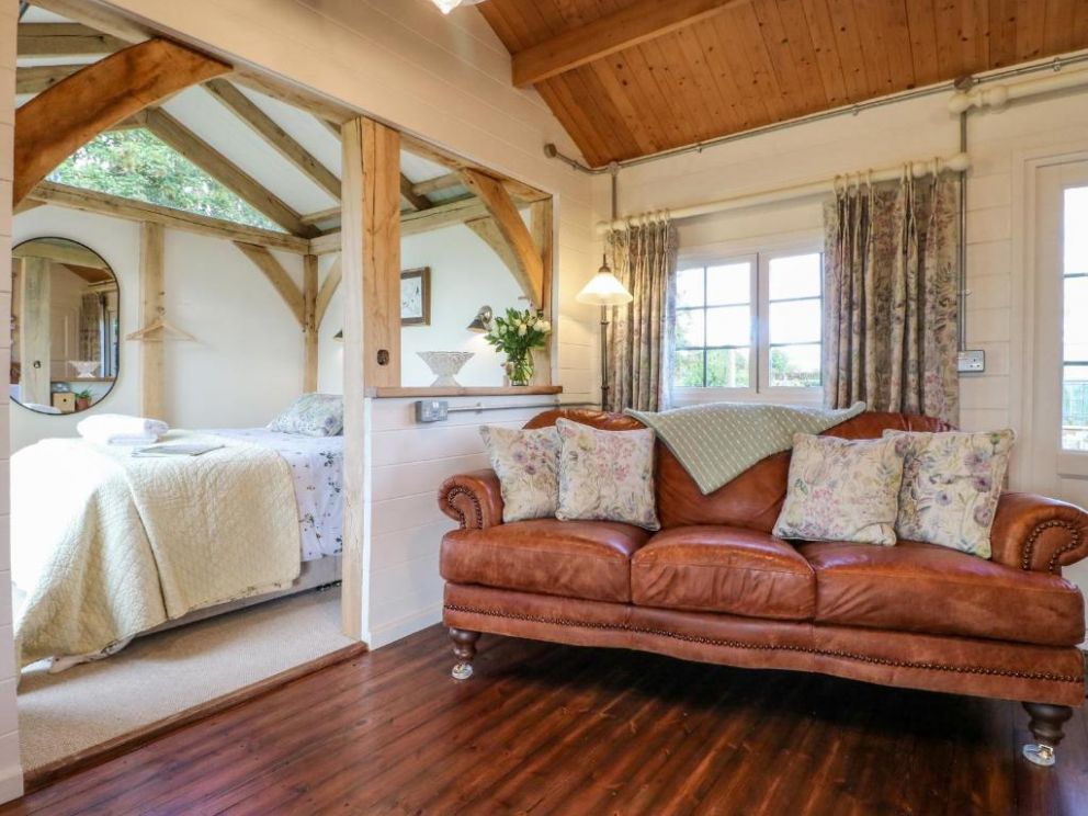 The Jenny Wrennery, cabin with woodburner in the peak district