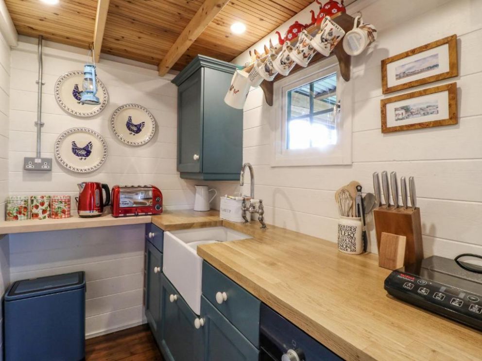 The Jenny Wrennery, cabin with woodburner in the peak district