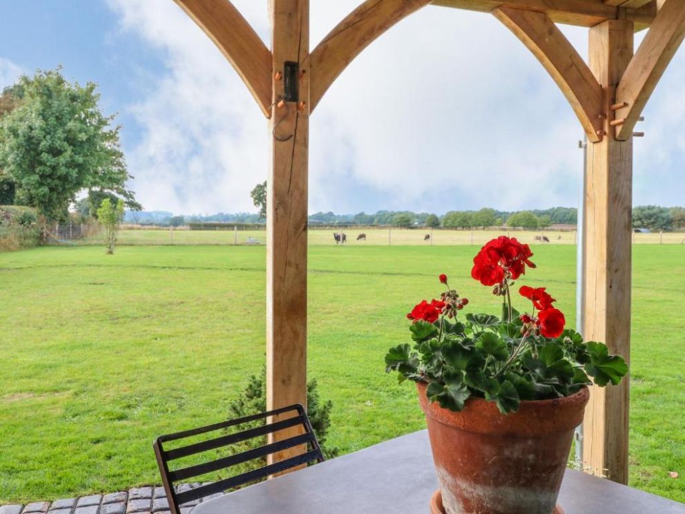 The Jenny Wrennery, cabin with woodburner in the peak district