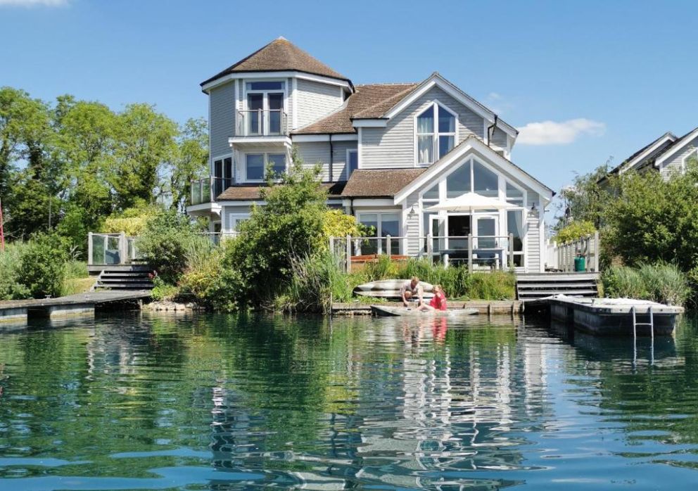 The Moorings Cotswold Water Park