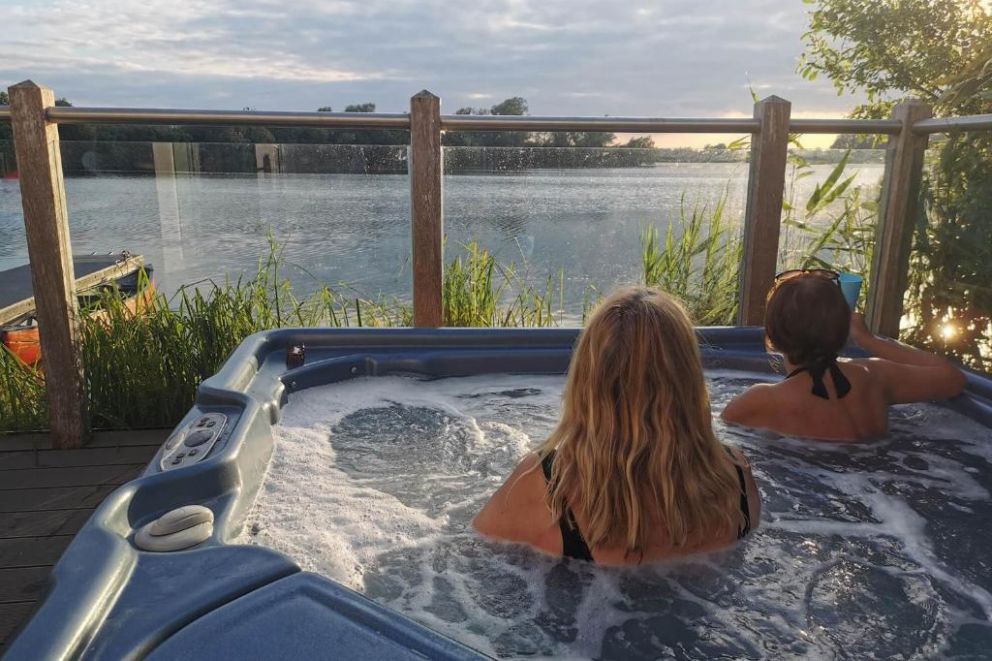 The Moorings Cotswold Water Park