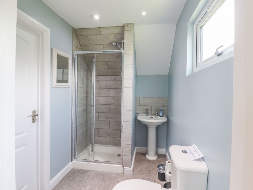 The Pool House, Hertfordshire - for rent with swimming pool and landscaped gardens