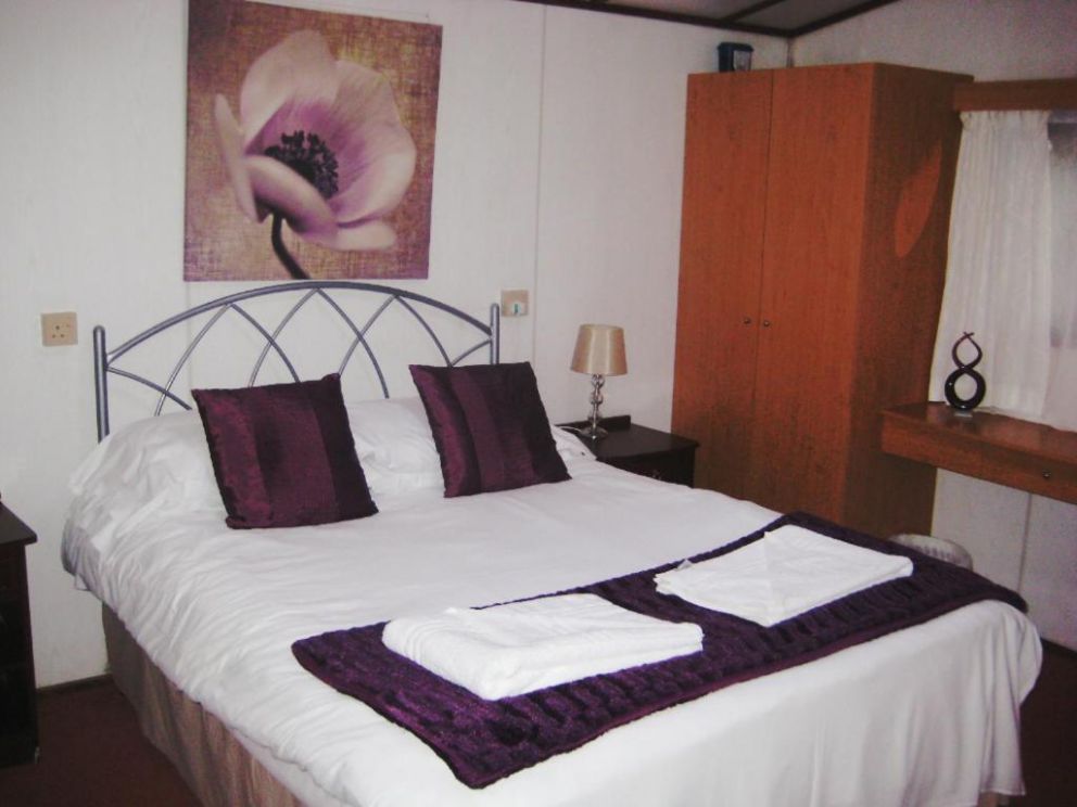 The Raddle Inn Log Cabins in StokeonTrent StokeOnTrent, Staffordshire Self Catering