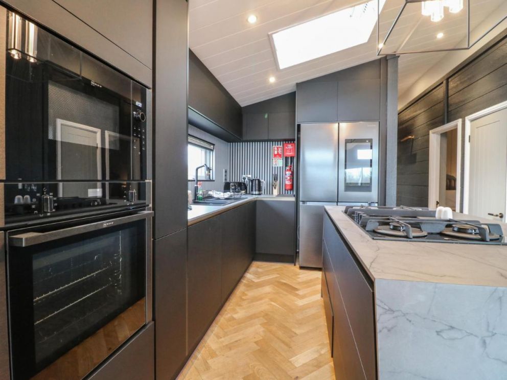 Tranquil Cove Spa Lodge, Langtoft Lakes