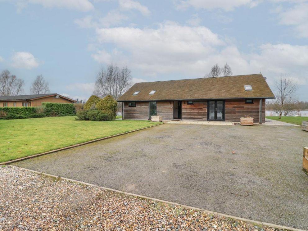 Tranquil Waters Cabin, lincolnshire